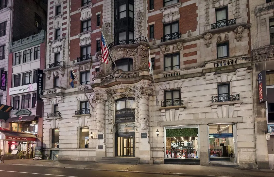 The Hotel At Fifth Avenue-1