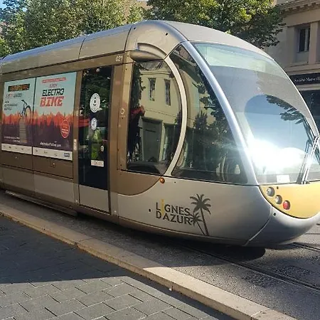 NEW CHEAP PRIVATE ROOM, KITCHEN , OVERWIEUW sea,TRAM on spot, 12 minutes from nice train station with tram , beach in 17 min tram , CHAMBRE PRIVÉE pas cher, cuisine équipée , tram sur place, APERÇU mer, 12 min de la gare de Nice avec le tram, 17 min-2