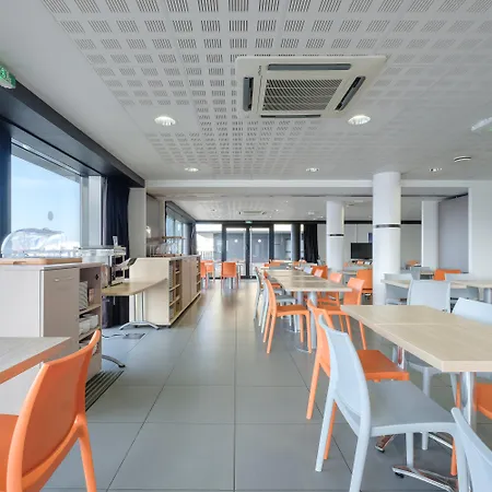 All Suites Appart Hôtel Dunkerque-3