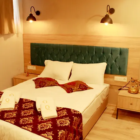 The Reina Hotel-2