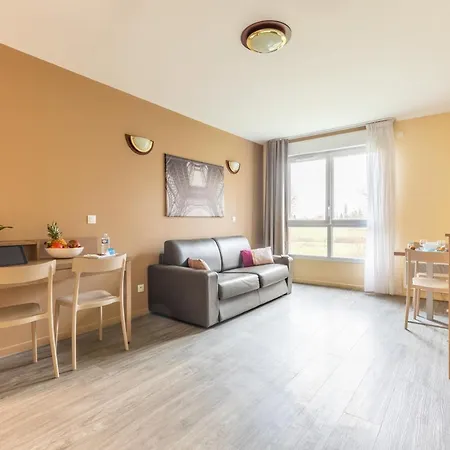 Zenitude Hôtel-Résidences Magny-les-Hameaux-3