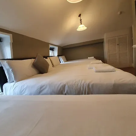 Belgravia Rooms Hotel-2
