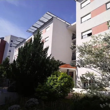Apparthotel Privilodges Lyon Lumière-3