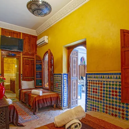 Riad Lakhdar-3