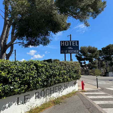 Hôtel du Rocher-3