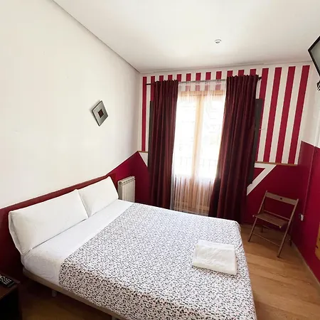 Hostal La Casa De La Plaza-2