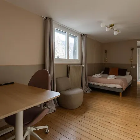 Chambres au coeur du quartier historique - Maison Alternativi-2
