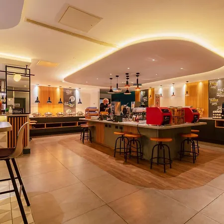 Hampton By Hilton London Park Royal-3