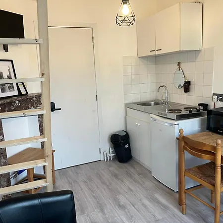 European District Hostel-2