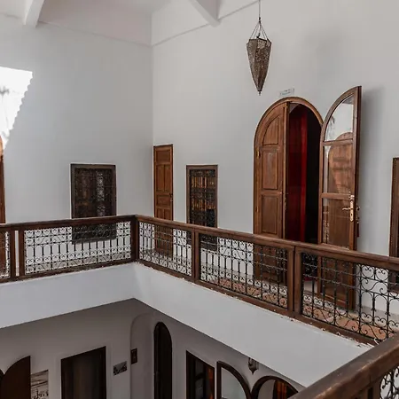 Riad White Flowers-2