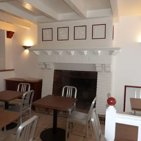 Le Petit Hôtel-3