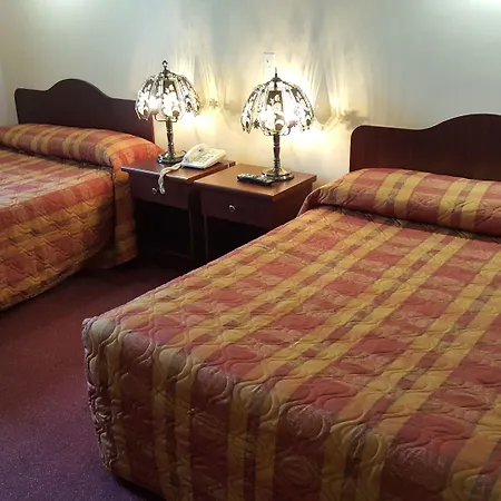 Econo Lodge-3