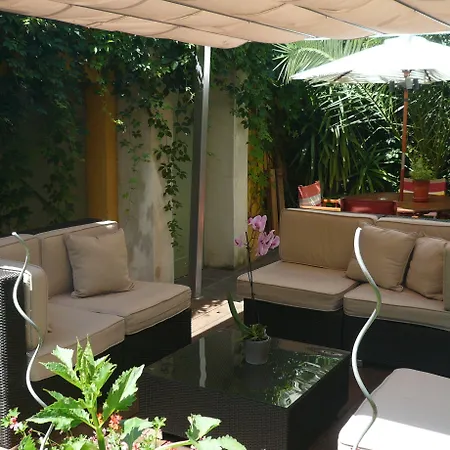 Hotel des Arceaux-3