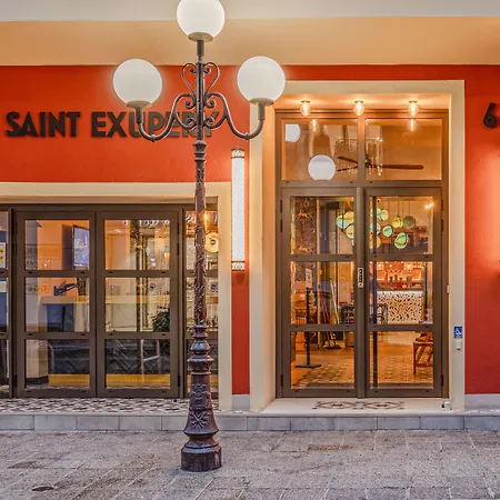 Villa Saint Exupery Beach Hostel-3