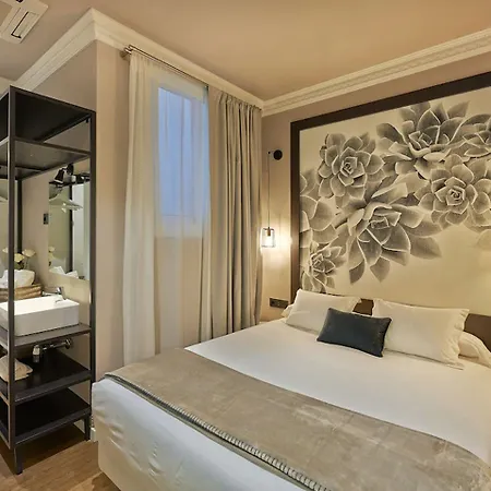 Hostal Central Barcelona-2