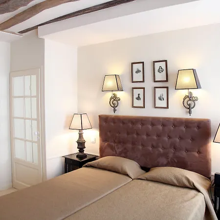 Hotel Saint-Louis en L'Isle-3