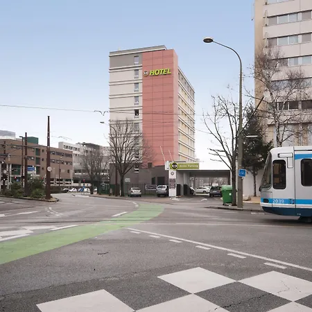 B&B HOTEL Grenoble Centre Alpexpo-2