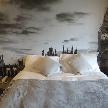 Hotel Seven Rooms-3