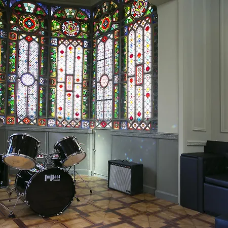 Sant Jordi Hostels Rock Palace-2