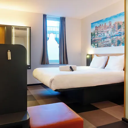 Easyhotel Amsterdam Arena Boulevard-3