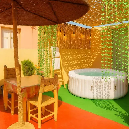 Riad Safran Rouge Jacuzzi Rooftop-3