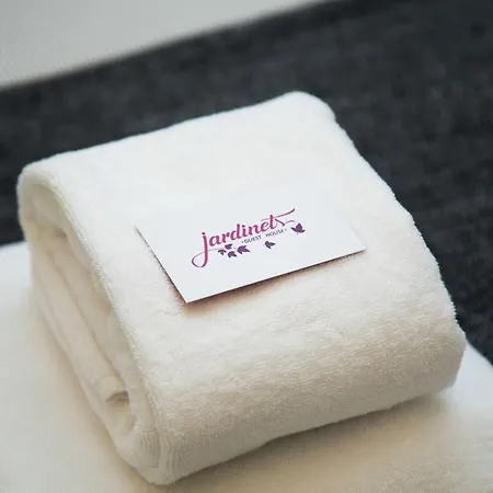 Jardinets Guest House-2