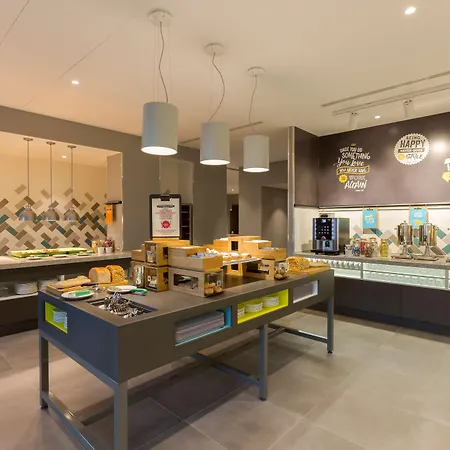Hampton By Hilton Rome East-2
