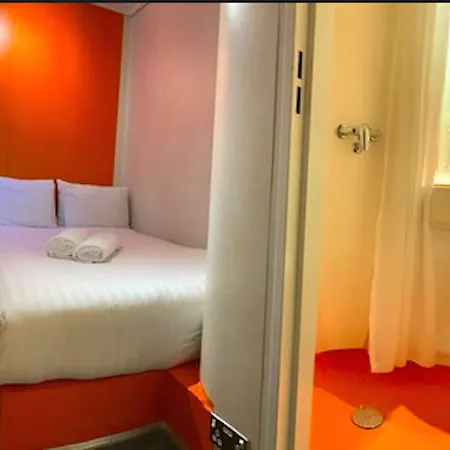 Easyhotel South Kensington-3