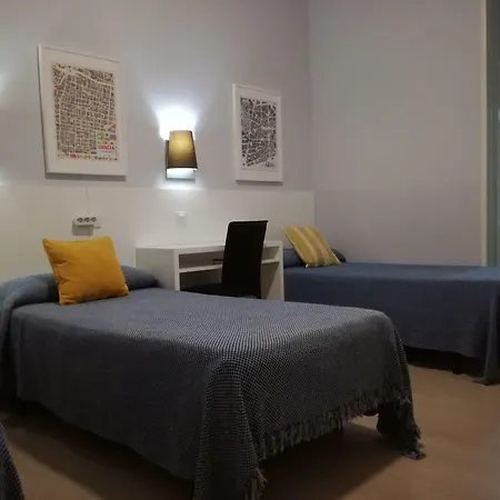 Hostal Lesseps-3