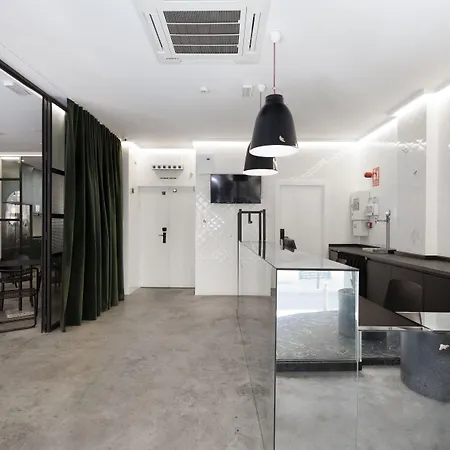 2060 The Newton Hostel-3