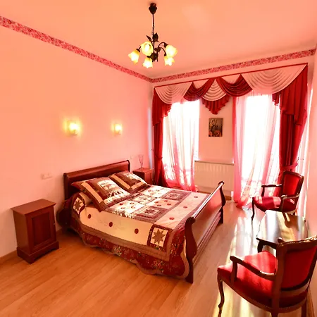 Au Pied du Chateau-2