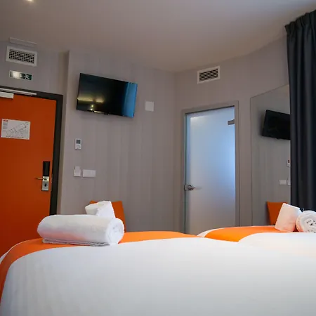 Easyhotel Lisbon-2