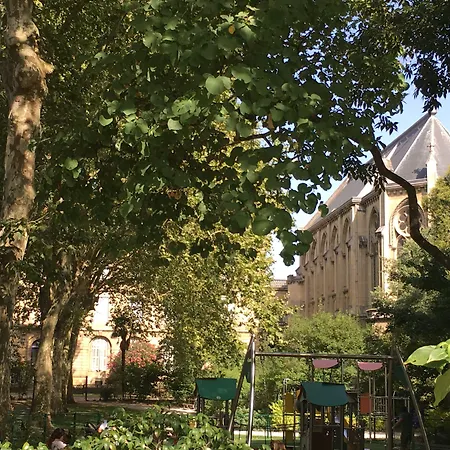 C'est une maison bleue - a blue lodge in Bordeaux-2