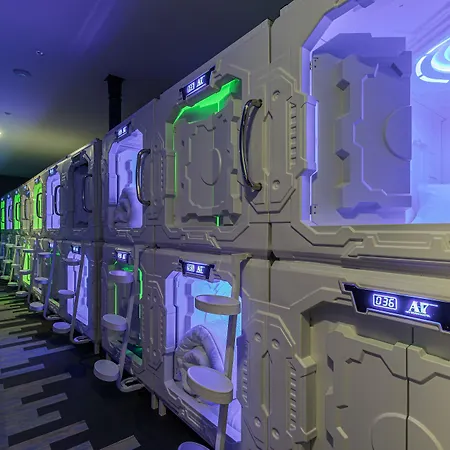 Art Seven Hostel Capsules-3