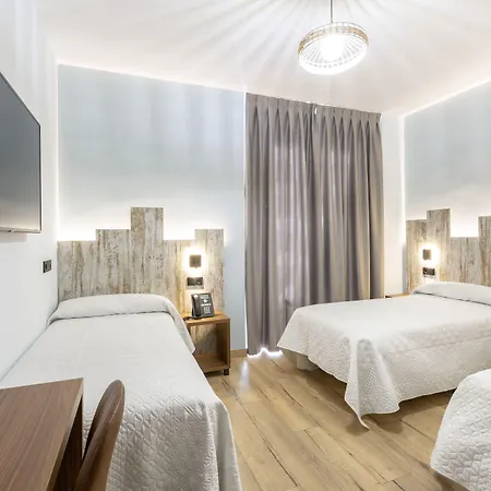 Hostal Anton Martin-3