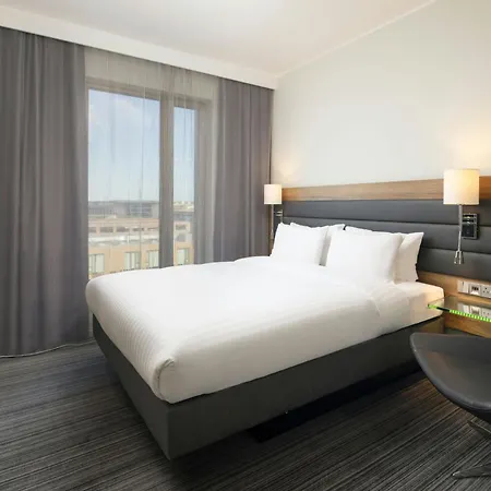 Moxy London Excel-3