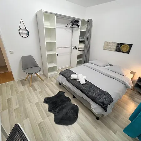 Chambre Parisienne - Proche RER&20 min Paris-2