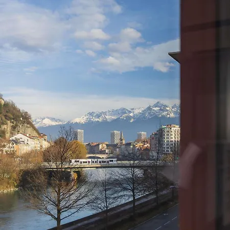 Ibis Grenoble Gare-3
