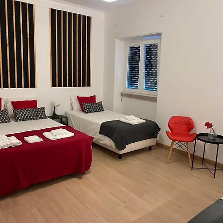 Alvalade II Airport Guest House-3
