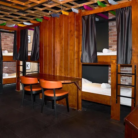 Amsterdam Teleport Hotel - Free Parking-2