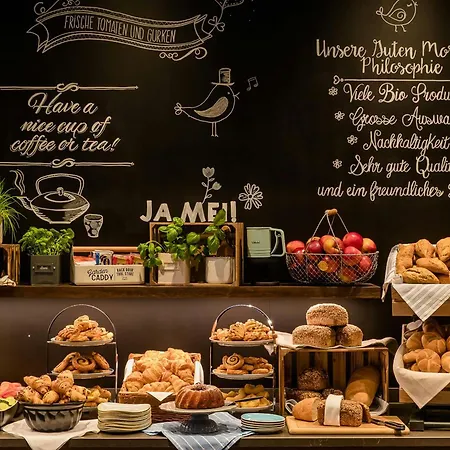 Motel One Amsterdam-Waterlooplein-2