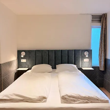 Hotel The Globe-2