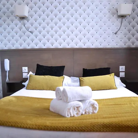 Brit Hotel Le Surcouf-3