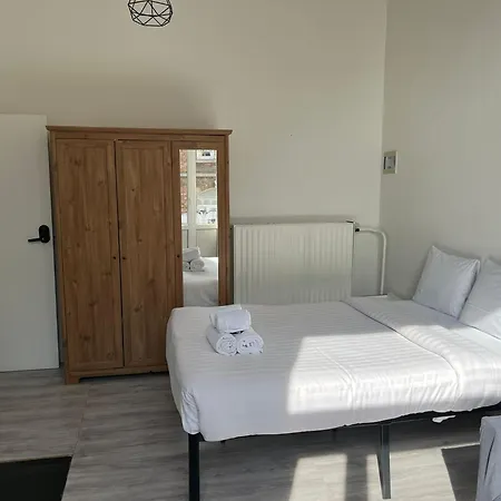 European District Hostel-3