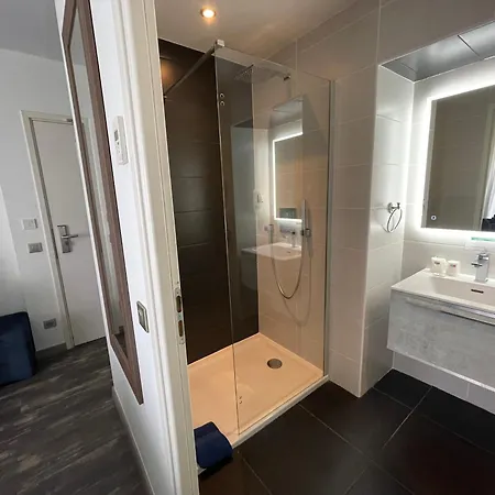 Hotel Flots d'Azur-2