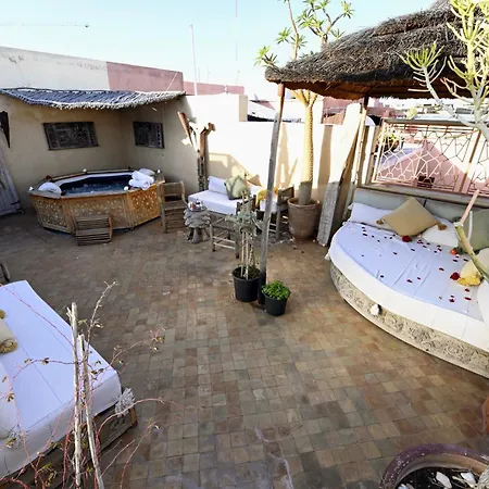 Riad Miss Caracal Jacuzzi & Rooftop-2