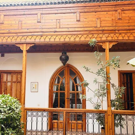 Riad Scarlett-2