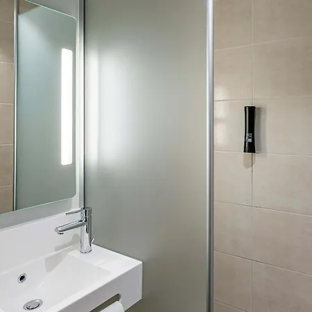 B&B HOTEL Bordeaux Bassins à flot-3