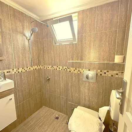 Hotel Buhara Family Inn-2