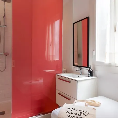 Chic&Basic Tallers Hostal-3